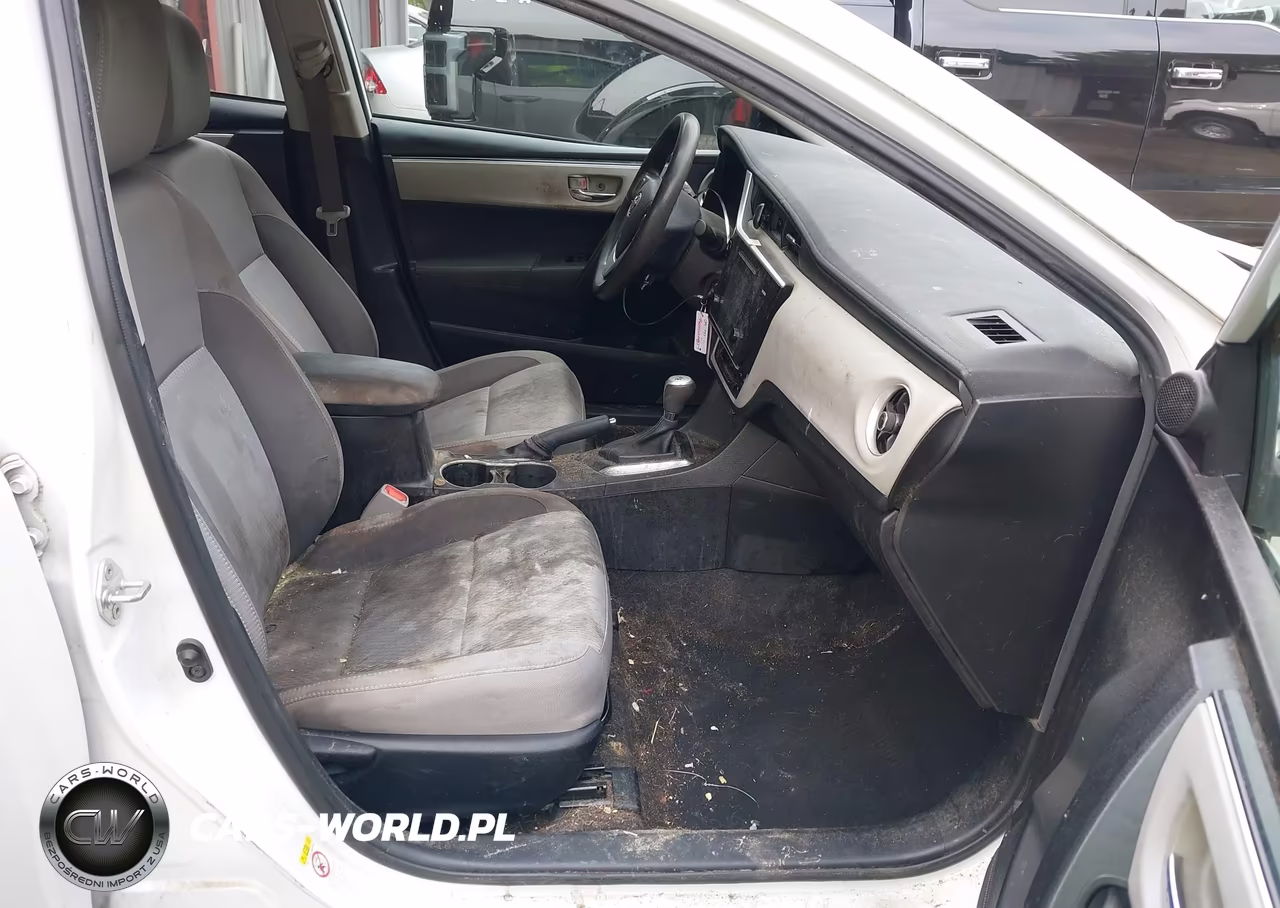 2017 Toyota Corolla Le VIN:5YFBURHE5HP692162 - 5