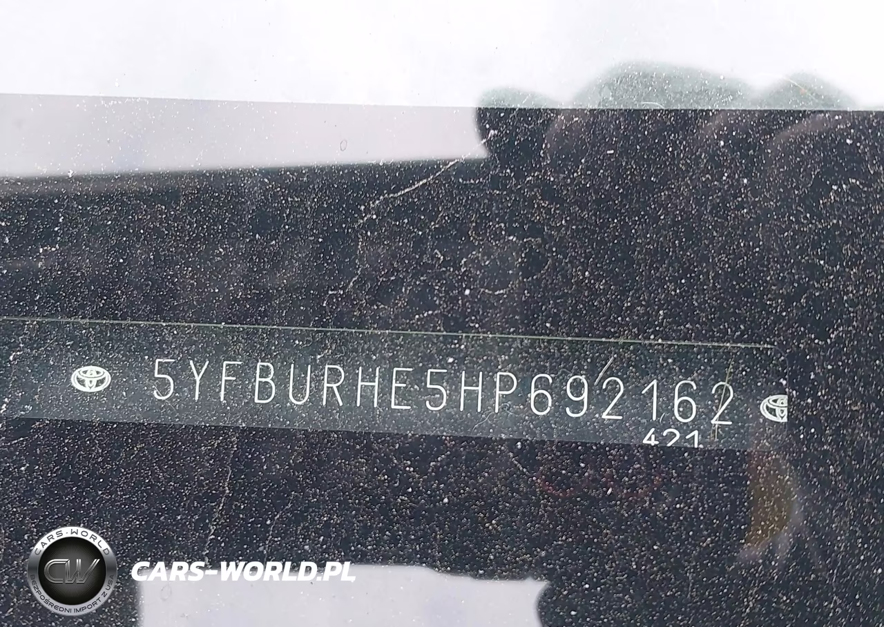 2017 Toyota Corolla Le VIN:5YFBURHE5HP692162 - 9