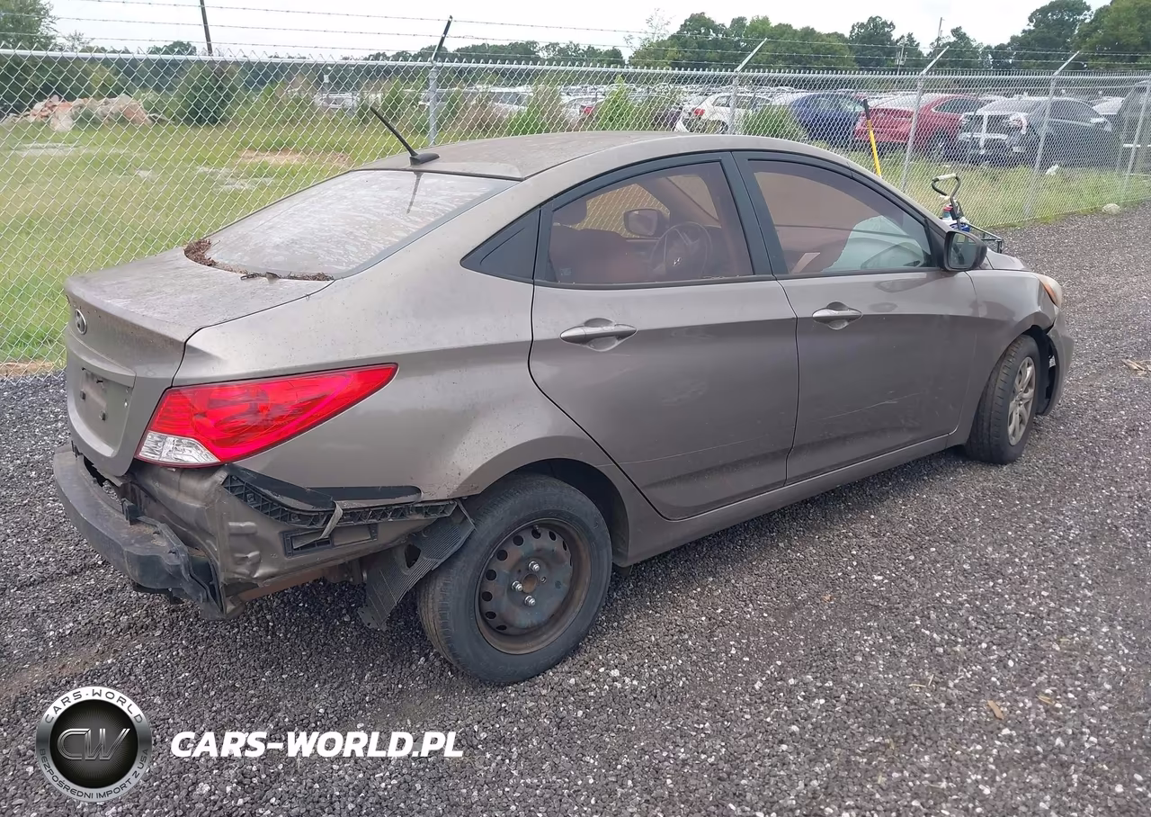 2014 Hyundai Accent Gls VIN:KMHCT4AE4EU673570 - 4