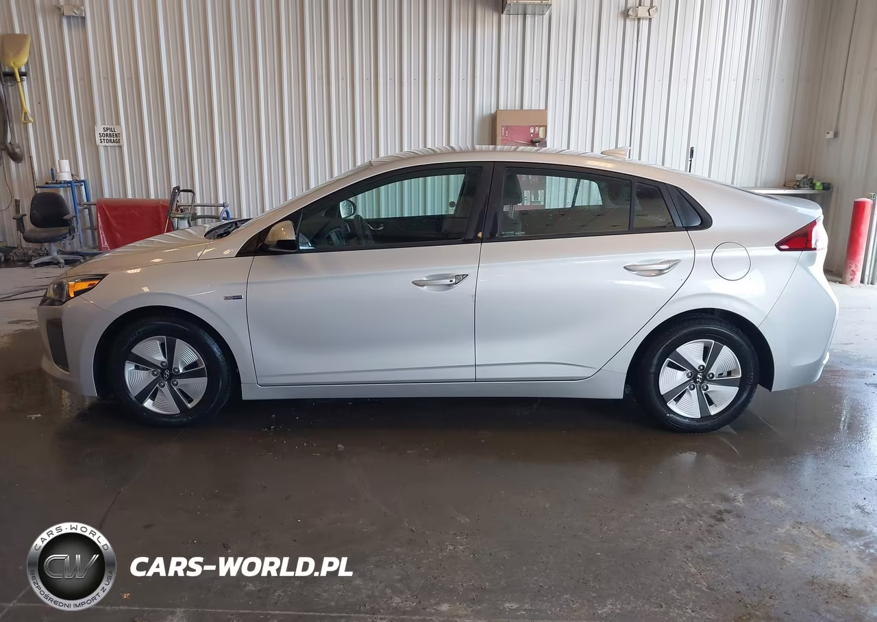 2018 Hyundai Ioniq Hybrid Blue VIN:KMHC65LC0JU075527 - 15