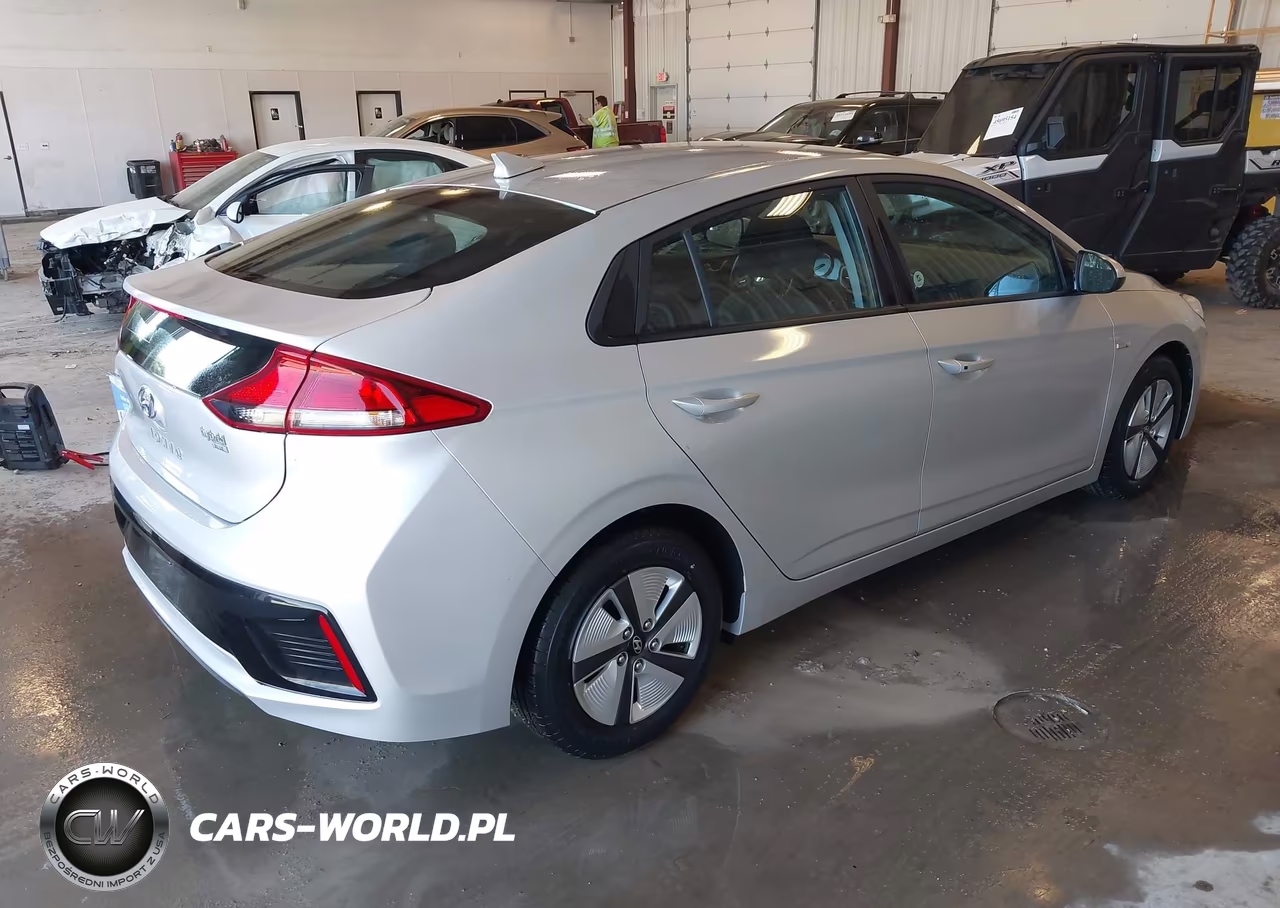 2018 Hyundai Ioniq Hybrid Blue VIN:KMHC65LC0JU075527 - 4