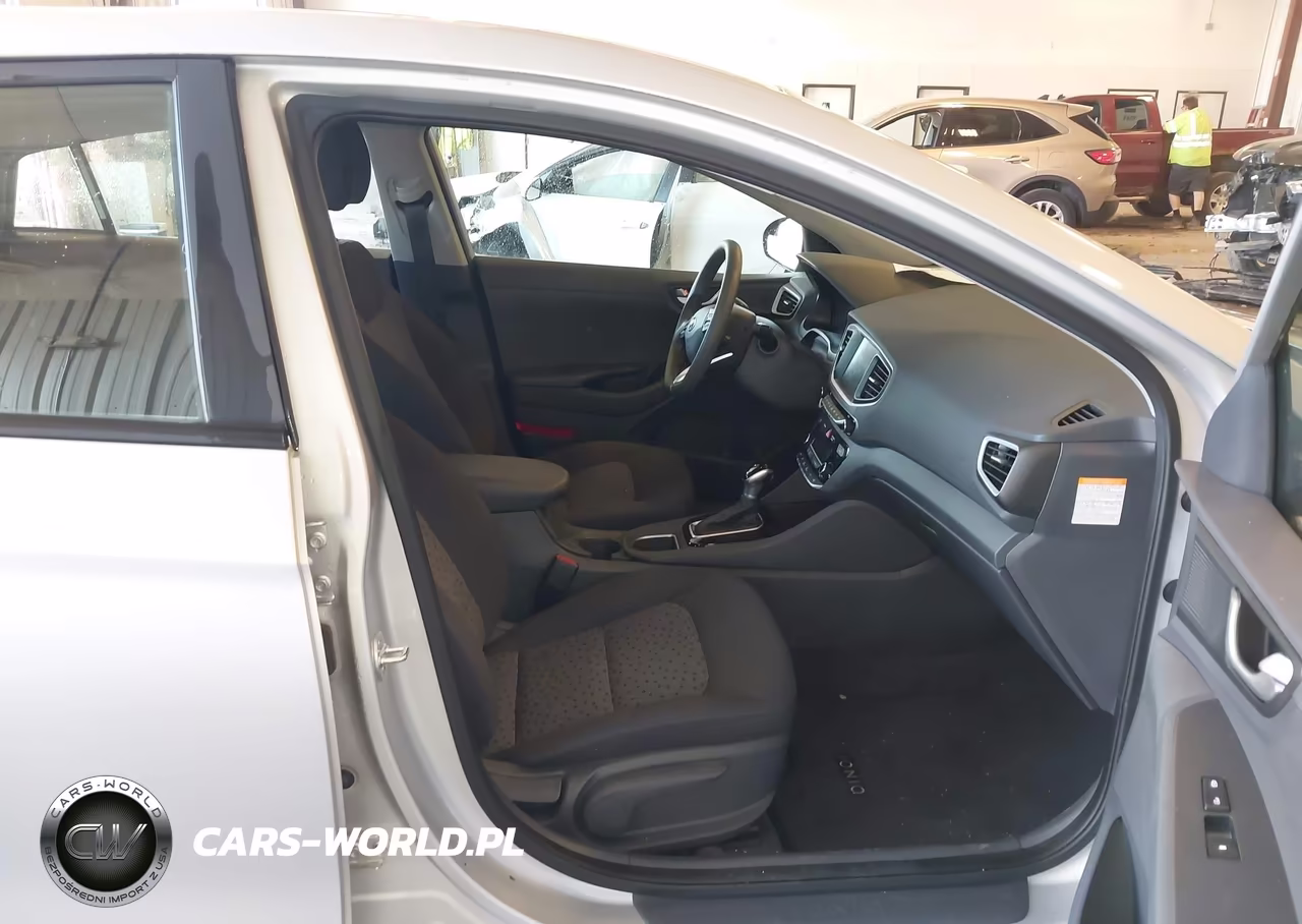 2018 Hyundai Ioniq Hybrid Blue VIN:KMHC65LC0JU075527 - 5