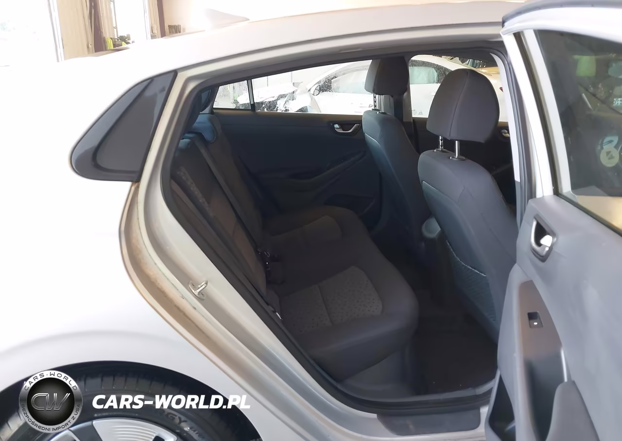 2018 Hyundai Ioniq Hybrid Blue VIN:KMHC65LC0JU075527 - 8