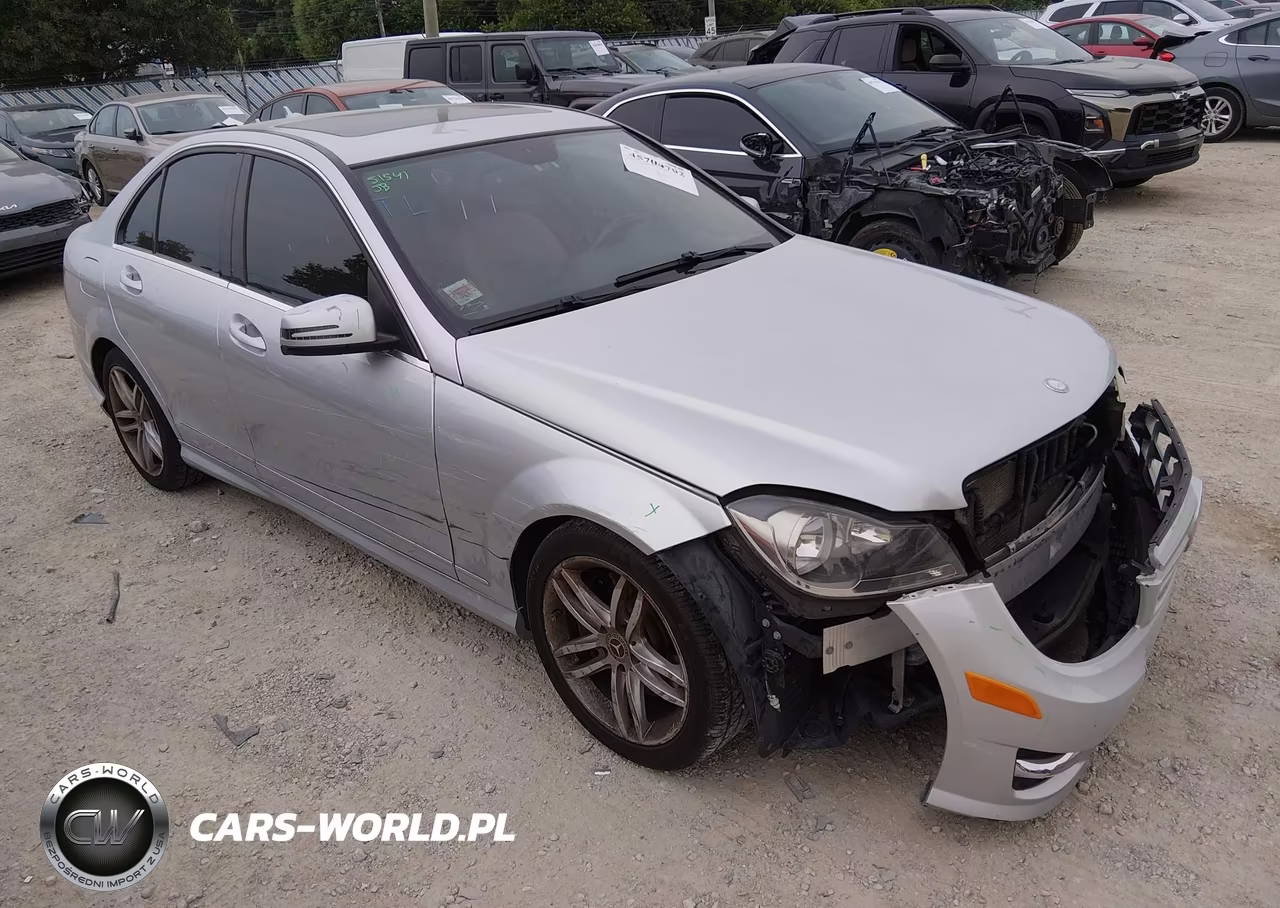 2013 Mercedes-Benz C 300 Sport 4Matic – zdjęcie 1 z 16