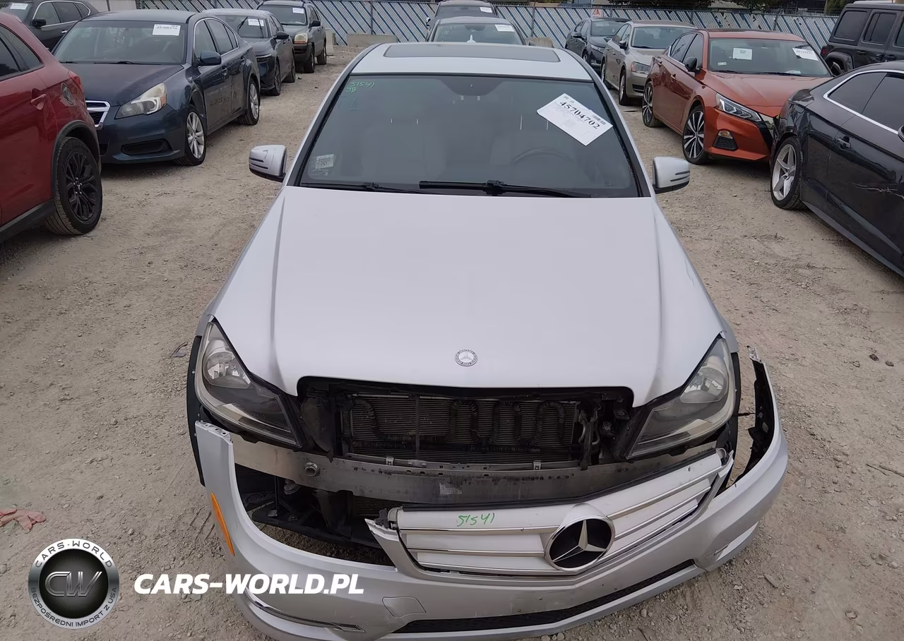 2013 Mercedes-Benz C 300 Sport 4Matic VIN:WDDGF8AB0DA817020 - 12