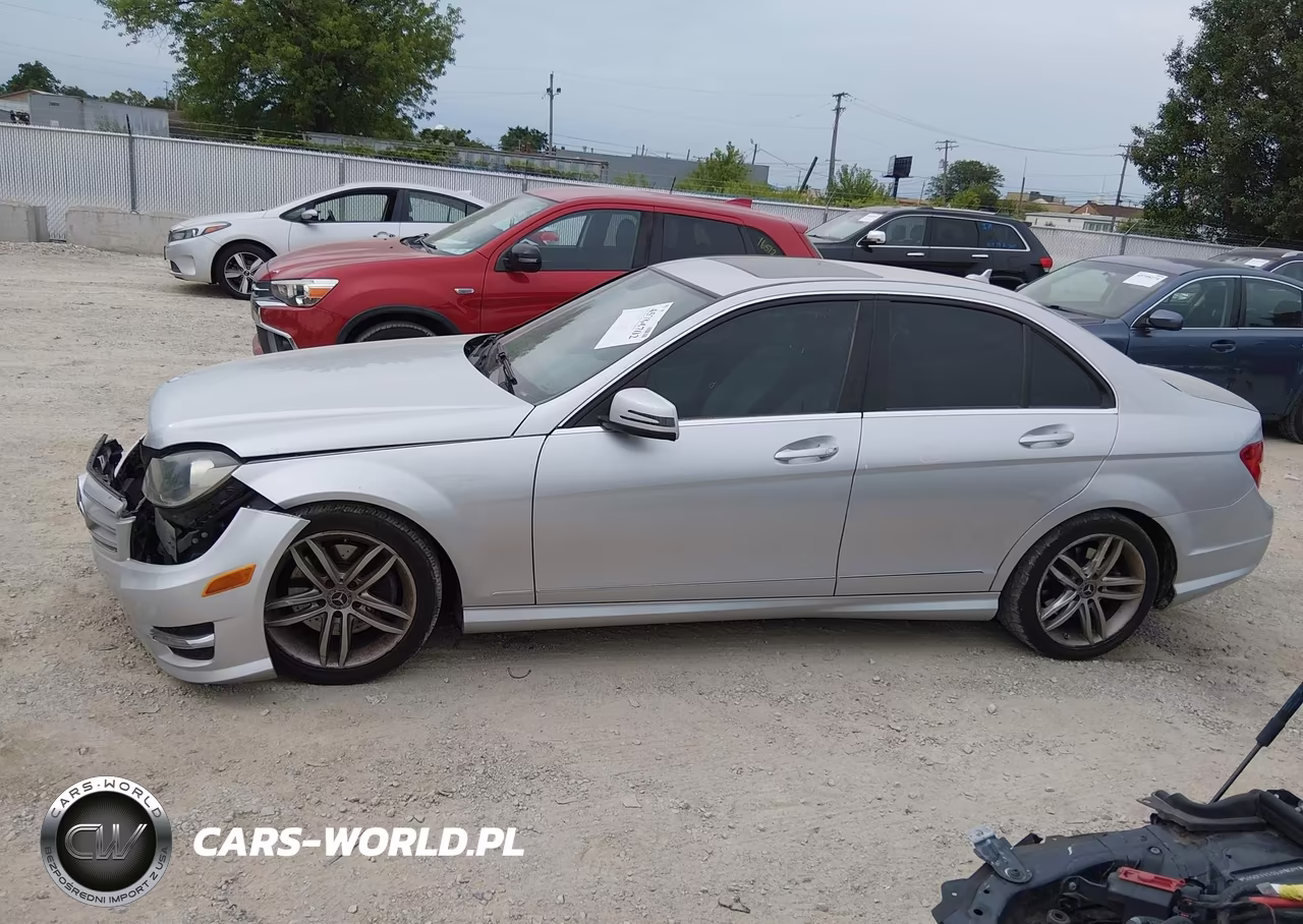 2013 Mercedes-Benz C 300 Sport 4Matic VIN:WDDGF8AB0DA817020 - 14