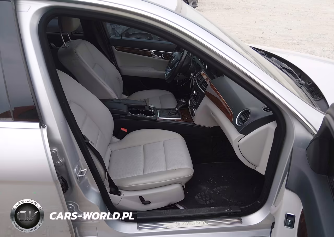2013 Mercedes-Benz C 300 Sport 4Matic VIN:WDDGF8AB0DA817020 - 5