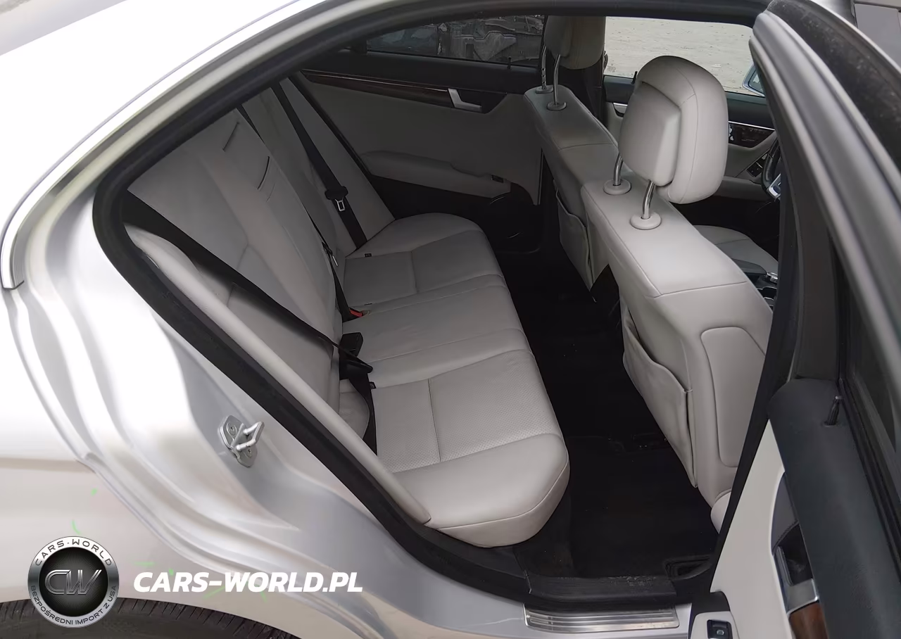 2013 Mercedes-Benz C 300 Sport 4Matic VIN:WDDGF8AB0DA817020 - 8