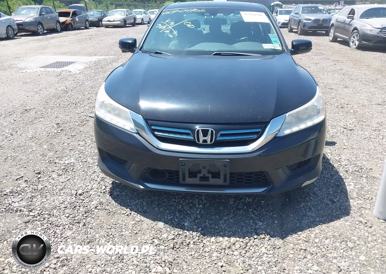 2015 Honda Accord Hybrid Touring VIN:1HGCR6F71FA009093 - 12
