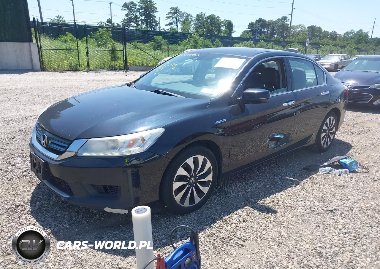 2015 Honda Accord Hybrid Touring VIN:1HGCR6F71FA009093 - 2