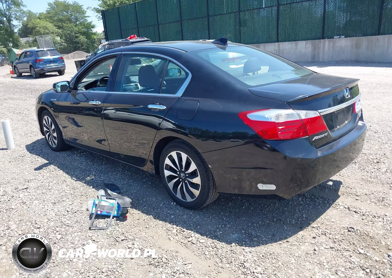 2015 Honda Accord Hybrid Touring VIN:1HGCR6F71FA009093 - 3