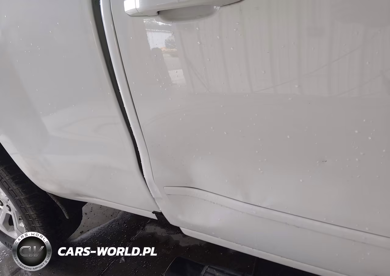 2018 Chevrolet Silverado 1500 2Lt VIN:1GCVKREC3JZ265435 - 17