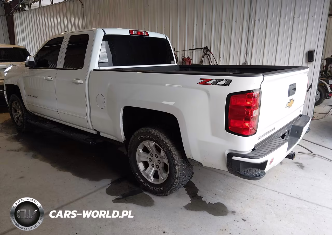 2018 Chevrolet Silverado 1500 2Lt VIN:1GCVKREC3JZ265435 - 3