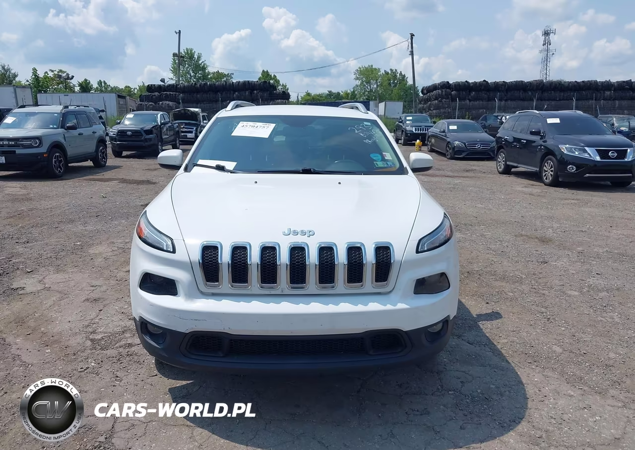 2015 Jeep Cherokee Latitude VIN:1C4PJMCB8FW635599 - 12