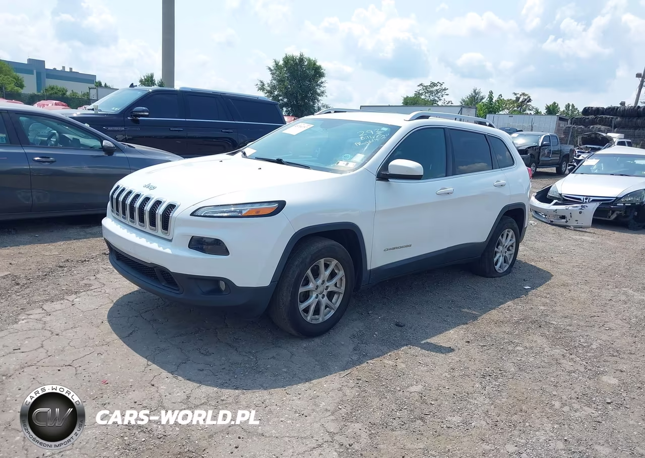 2015 Jeep Cherokee Latitude VIN:1C4PJMCB8FW635599 - 2