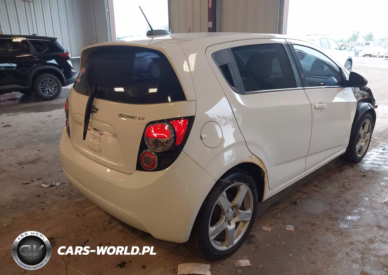 2015 Chevrolet Sonic Lt Auto VIN:1G1JC6SH7F4165572 - 4