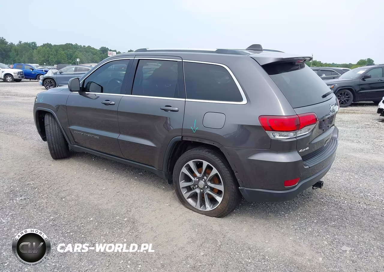 2021 Jeep Grand Cherokee Laredo E 4X4 VIN:1C4RJFAG3MC541468 - 3
