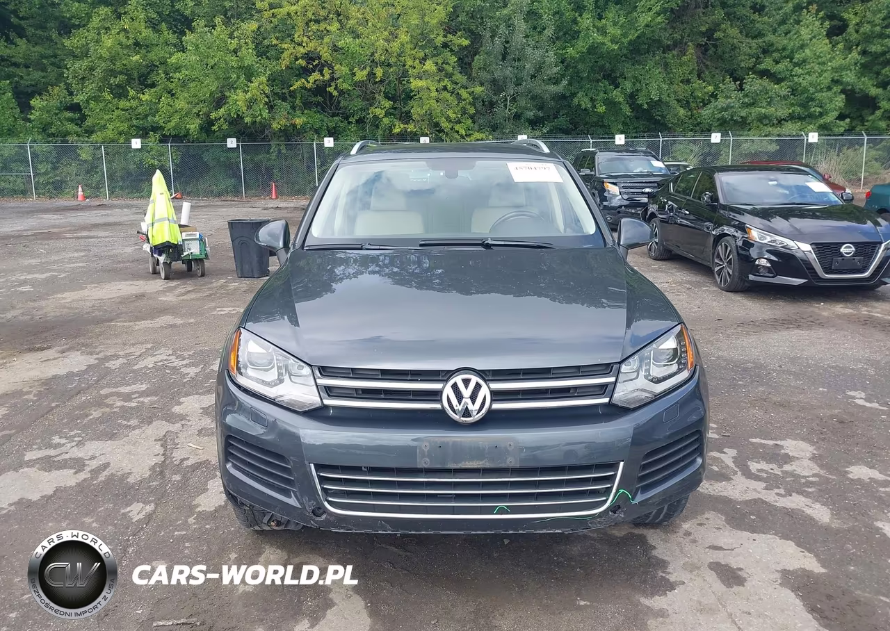 2014 Volkswagen Touareg 3.6L Sport VIN:WVGEF9BP0ED001762 - 12