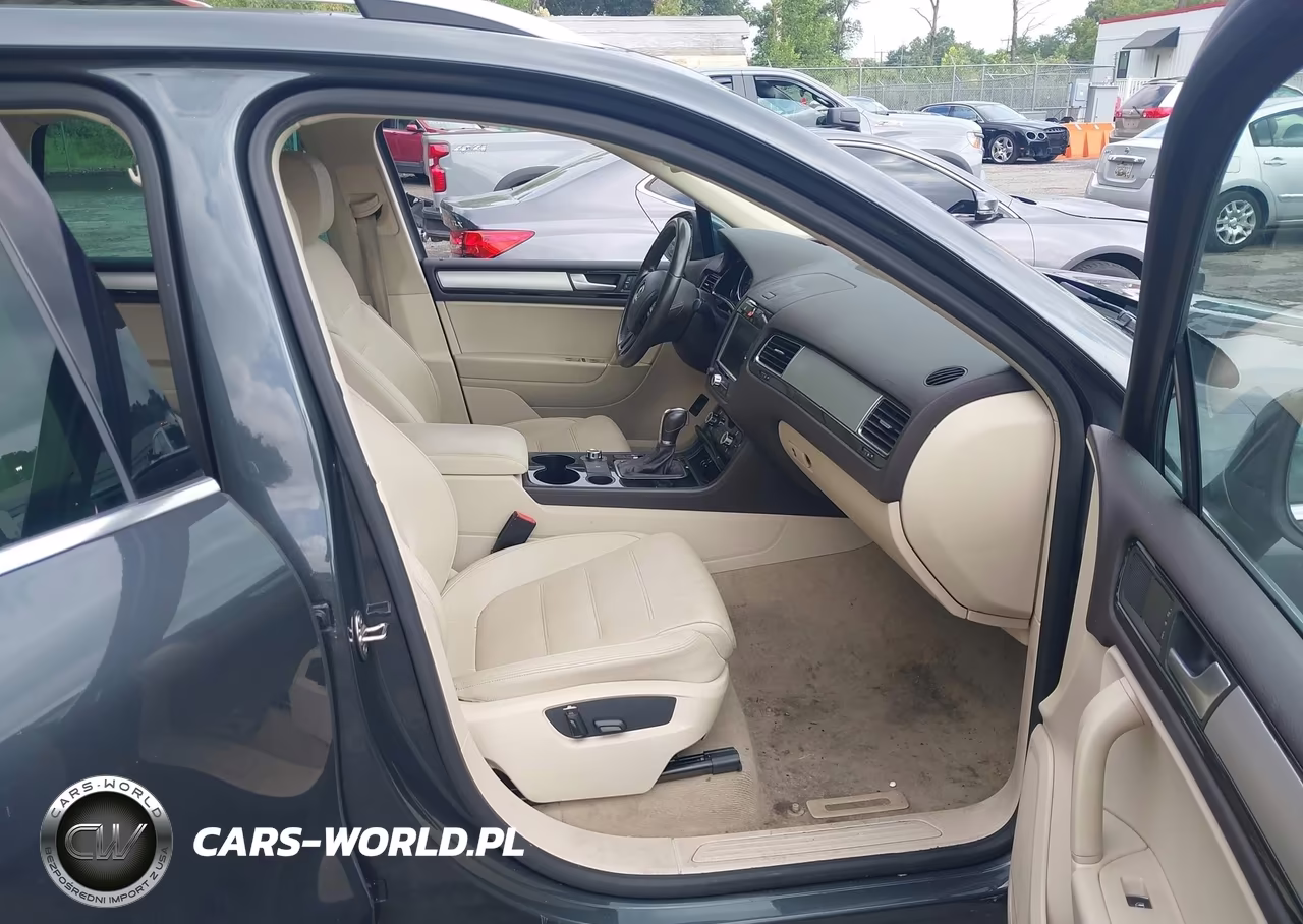 2014 Volkswagen Touareg 3.6L Sport VIN:WVGEF9BP0ED001762 - 5