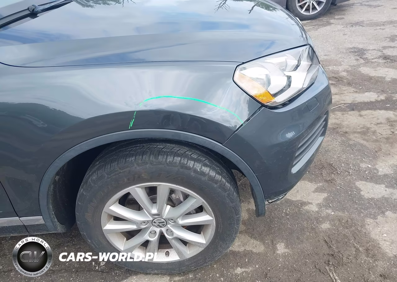2014 Volkswagen Touareg 3.6L Sport VIN:WVGEF9BP0ED001762 - 6