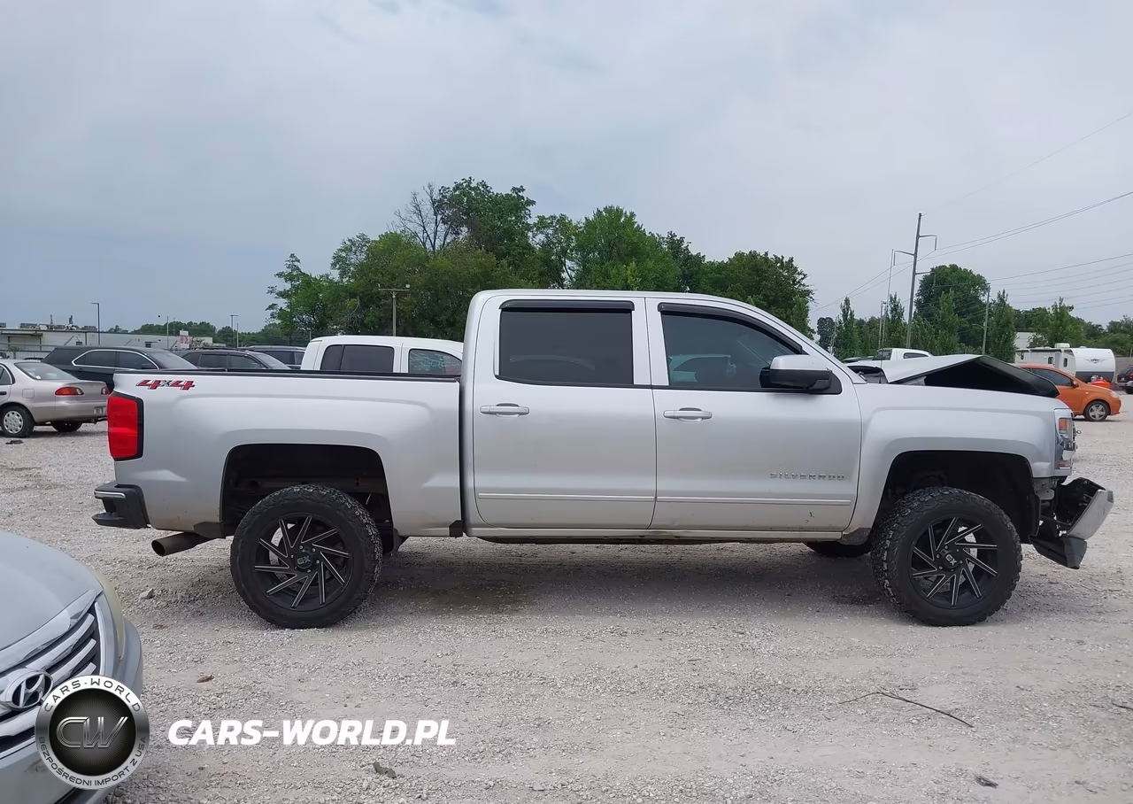 2018 Chevrolet Silverado 1500 1Lt VIN:3GCUKREC0JG501907 - 13
