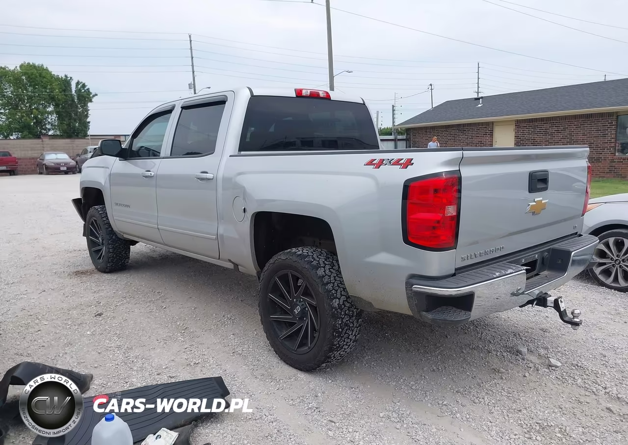2018 Chevrolet Silverado 1500 1Lt VIN:3GCUKREC0JG501907 - 3