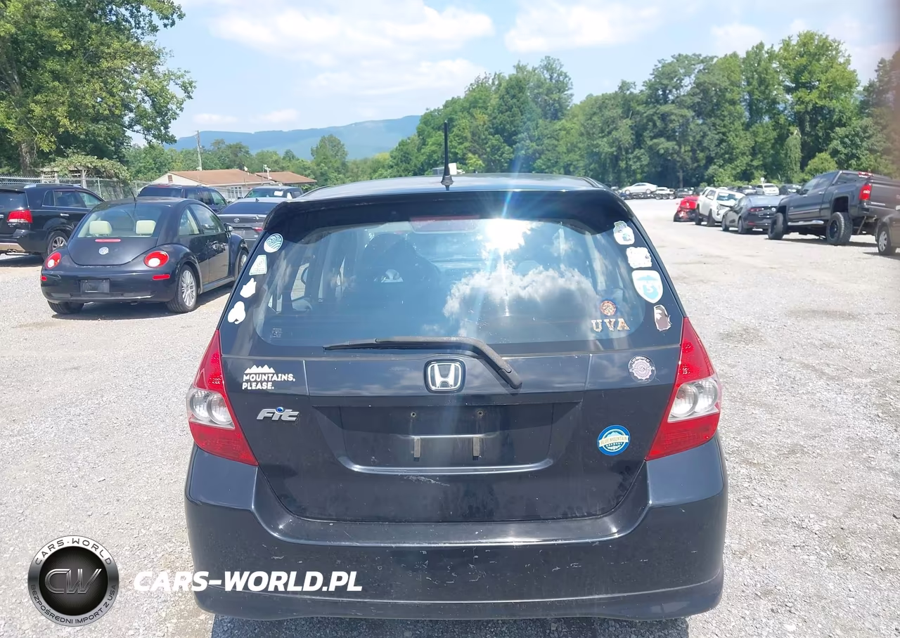 2007 Honda Fit Sport VIN:JHMGD38617S028304 - 17