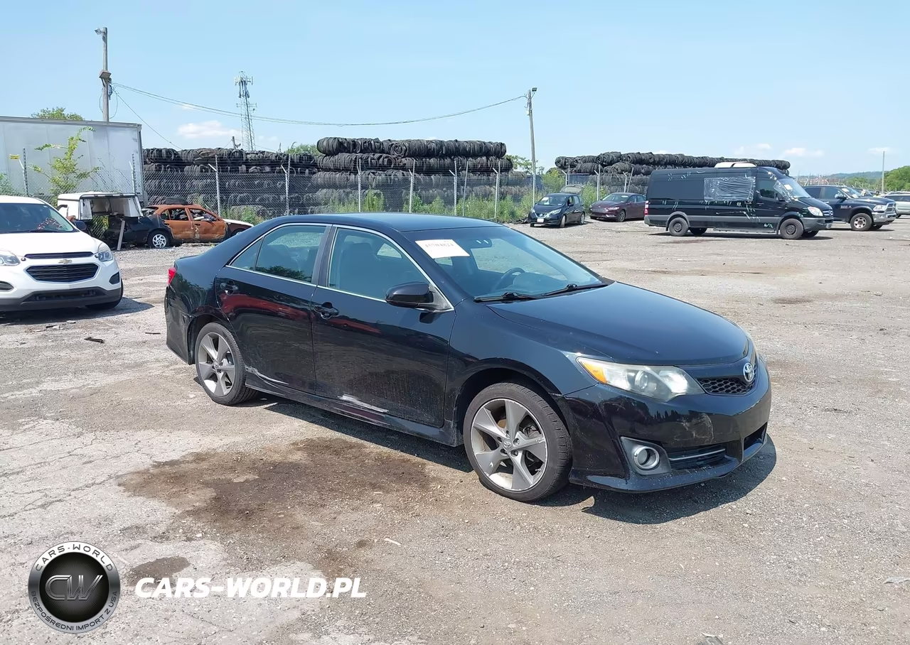 2012 Toyota Camry Se V6 – zdjęcie 1 z 16