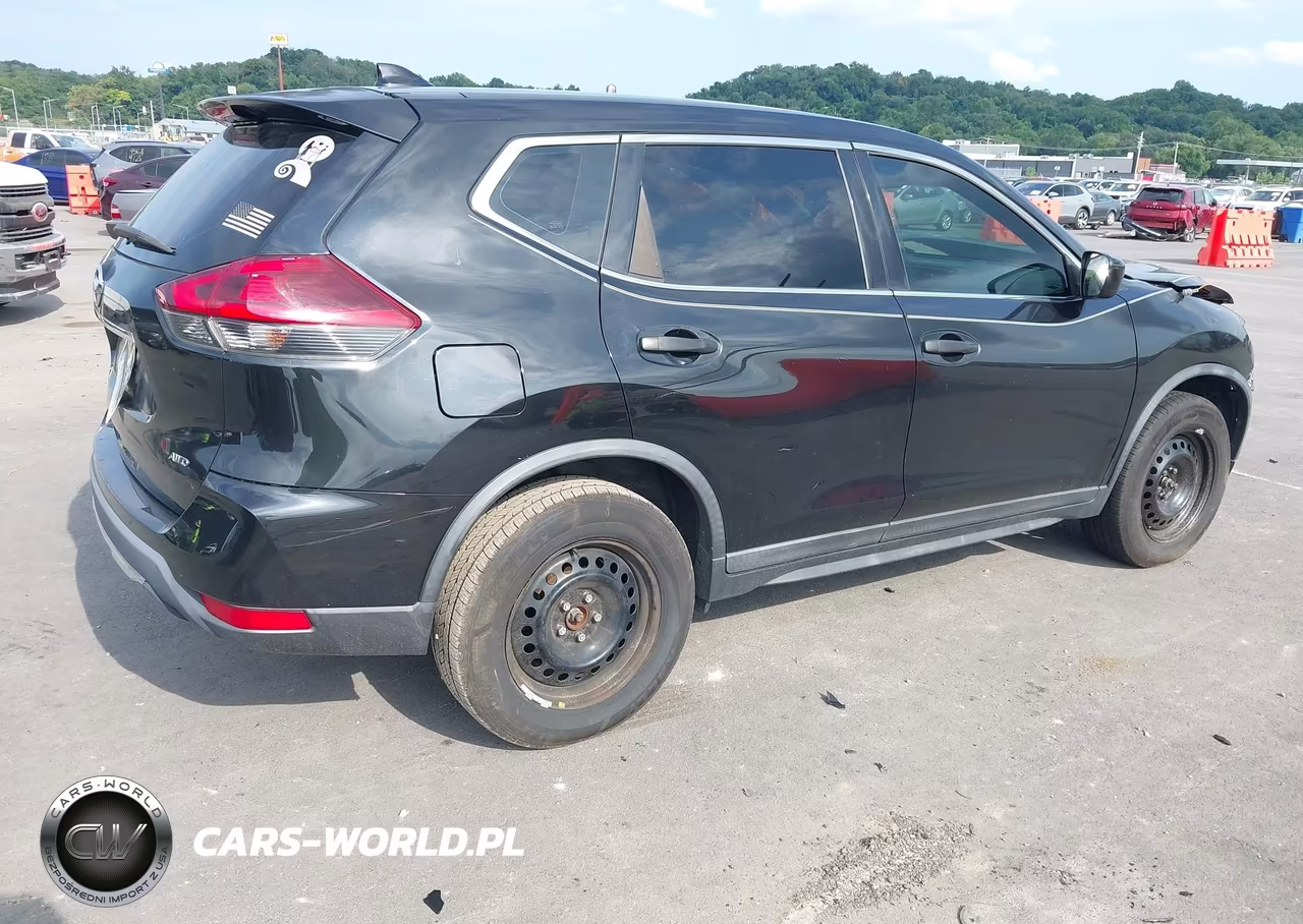 2018 Nissan Rogue S VIN:KNMAT2MVXJP515478 - 4