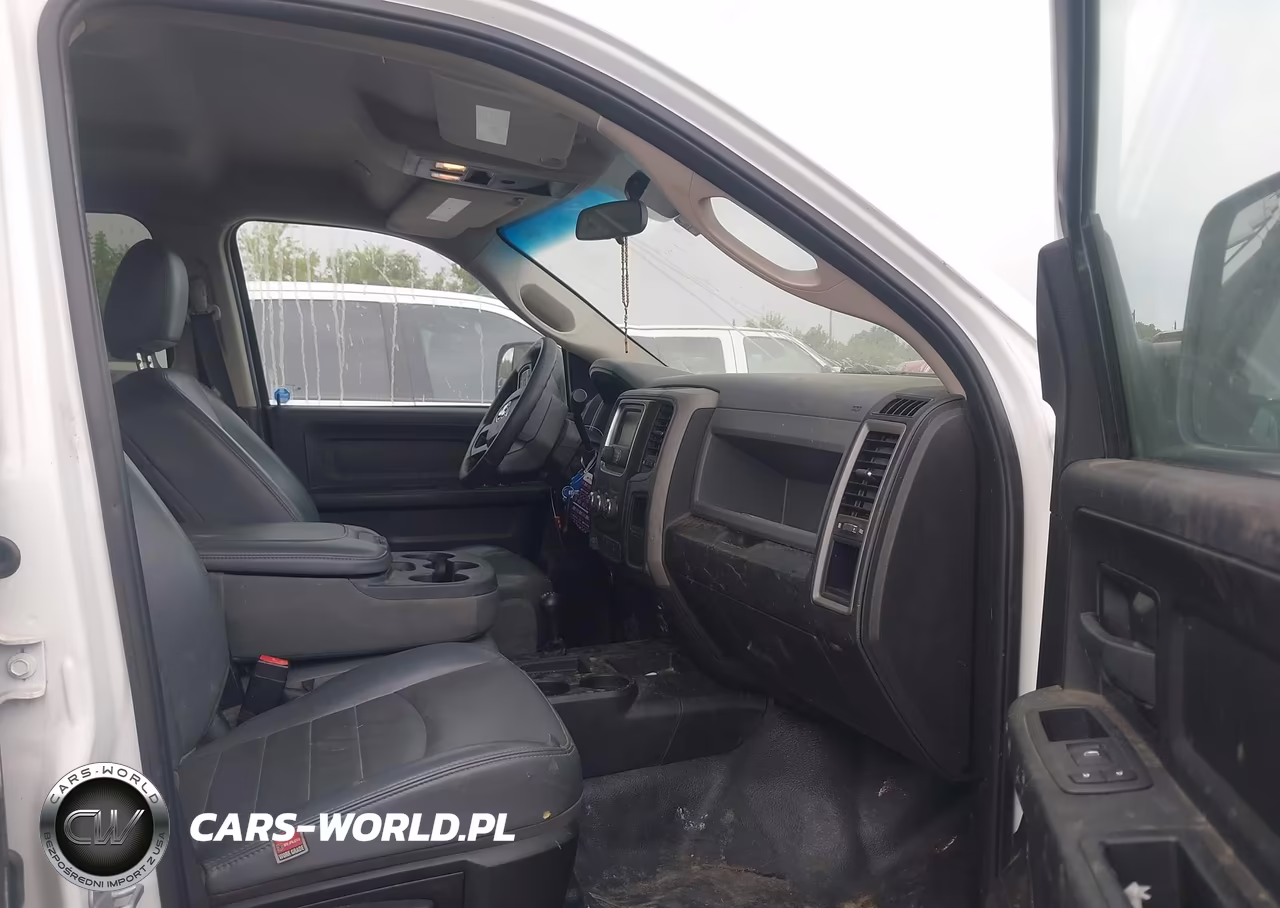 2018 Ram 2500 Tradesman 4X4 8' Box VIN:3C6UR5HJ7JG378757 - 5