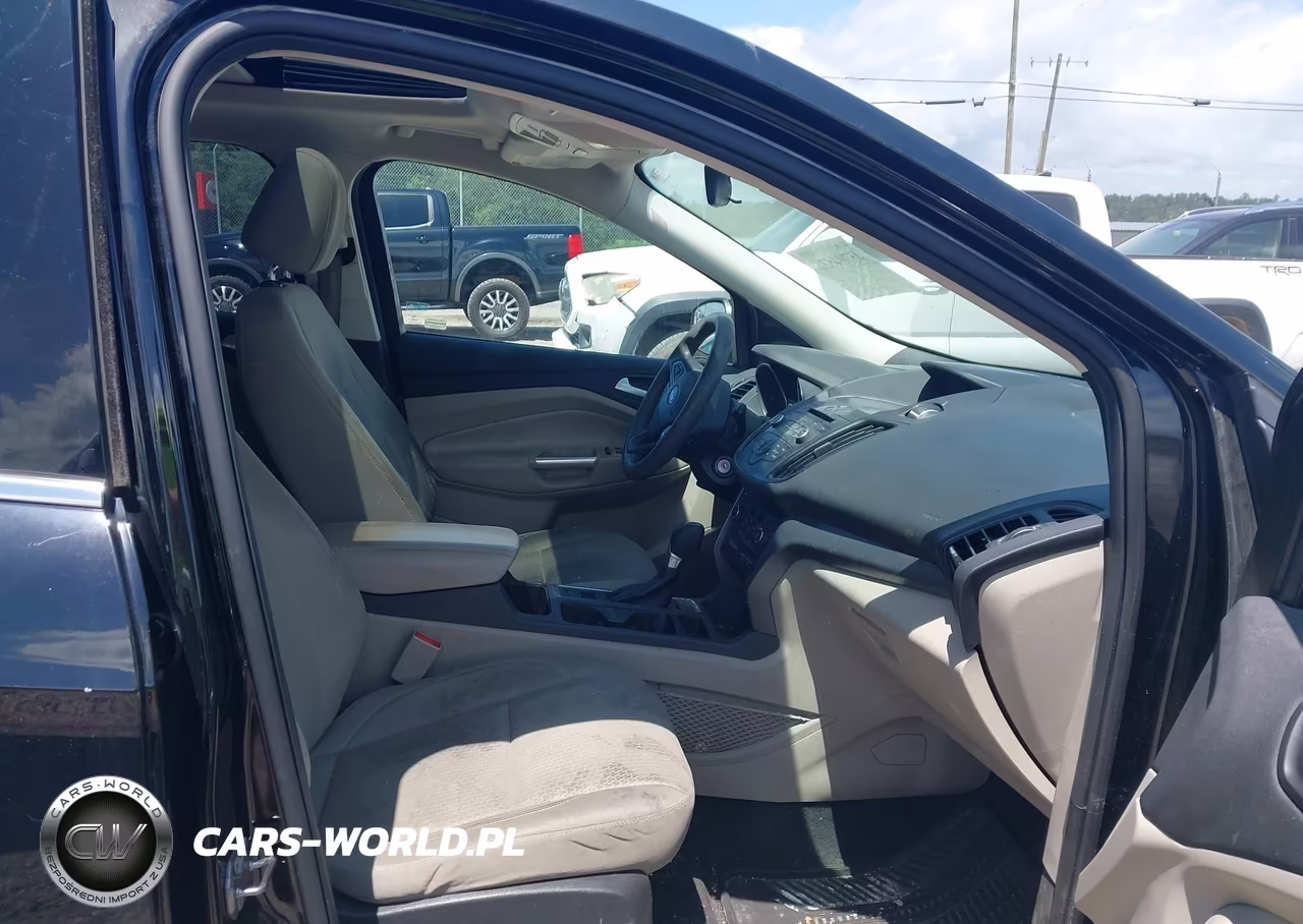 2017 Ford Escape Se VIN:1FMCU0GD9HUD25997 - 5