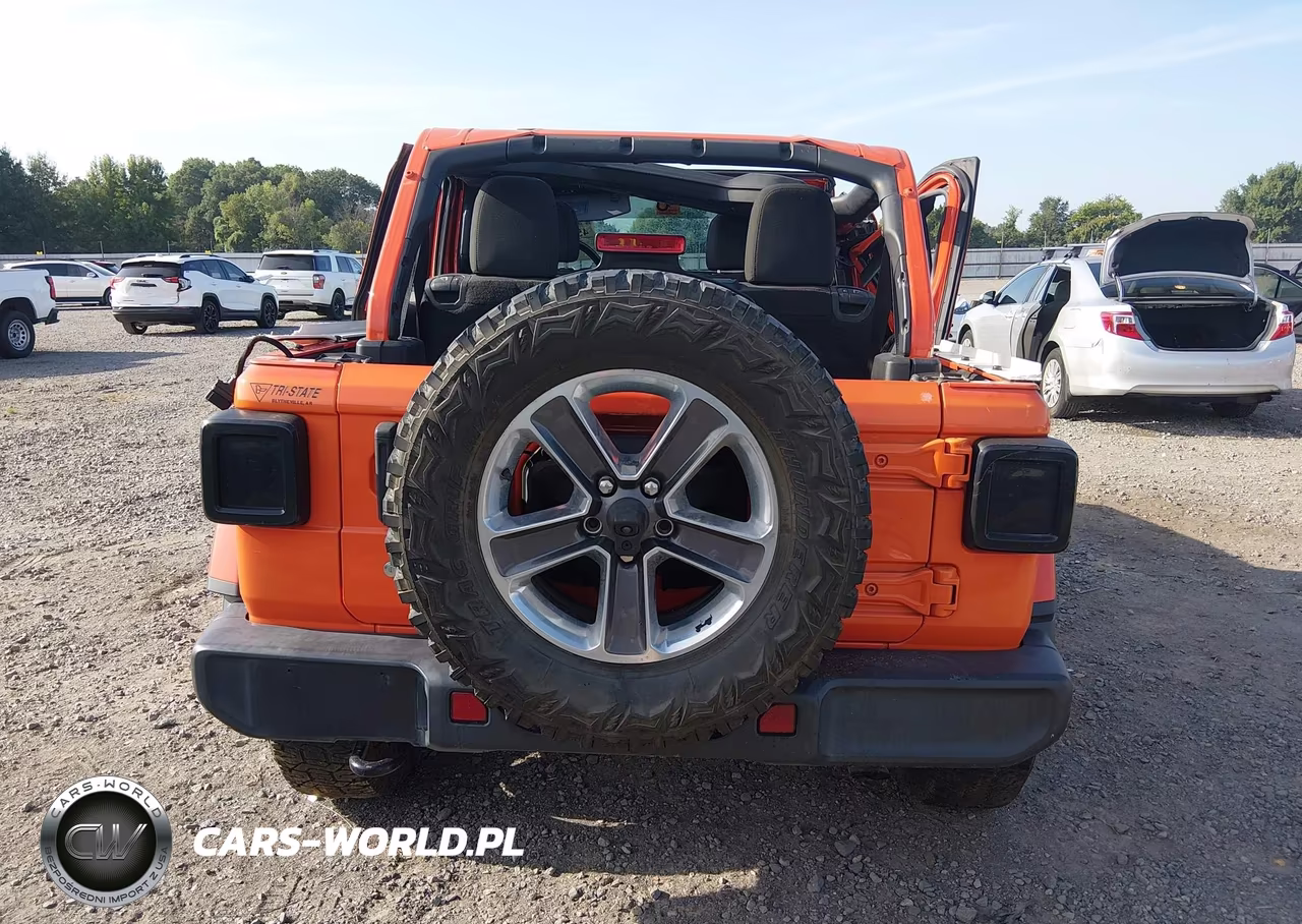 2020 Jeep Wrangler Unlimited Sahara 4X4 VIN:1C4HJXEN6LW181586 - 16