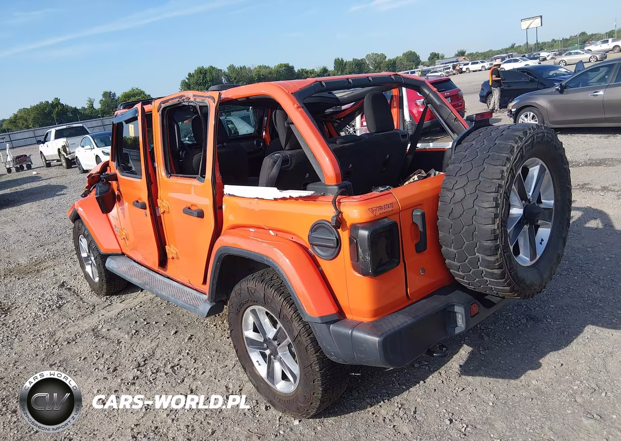 2020 Jeep Wrangler Unlimited Sahara 4X4 VIN:1C4HJXEN6LW181586 - 3