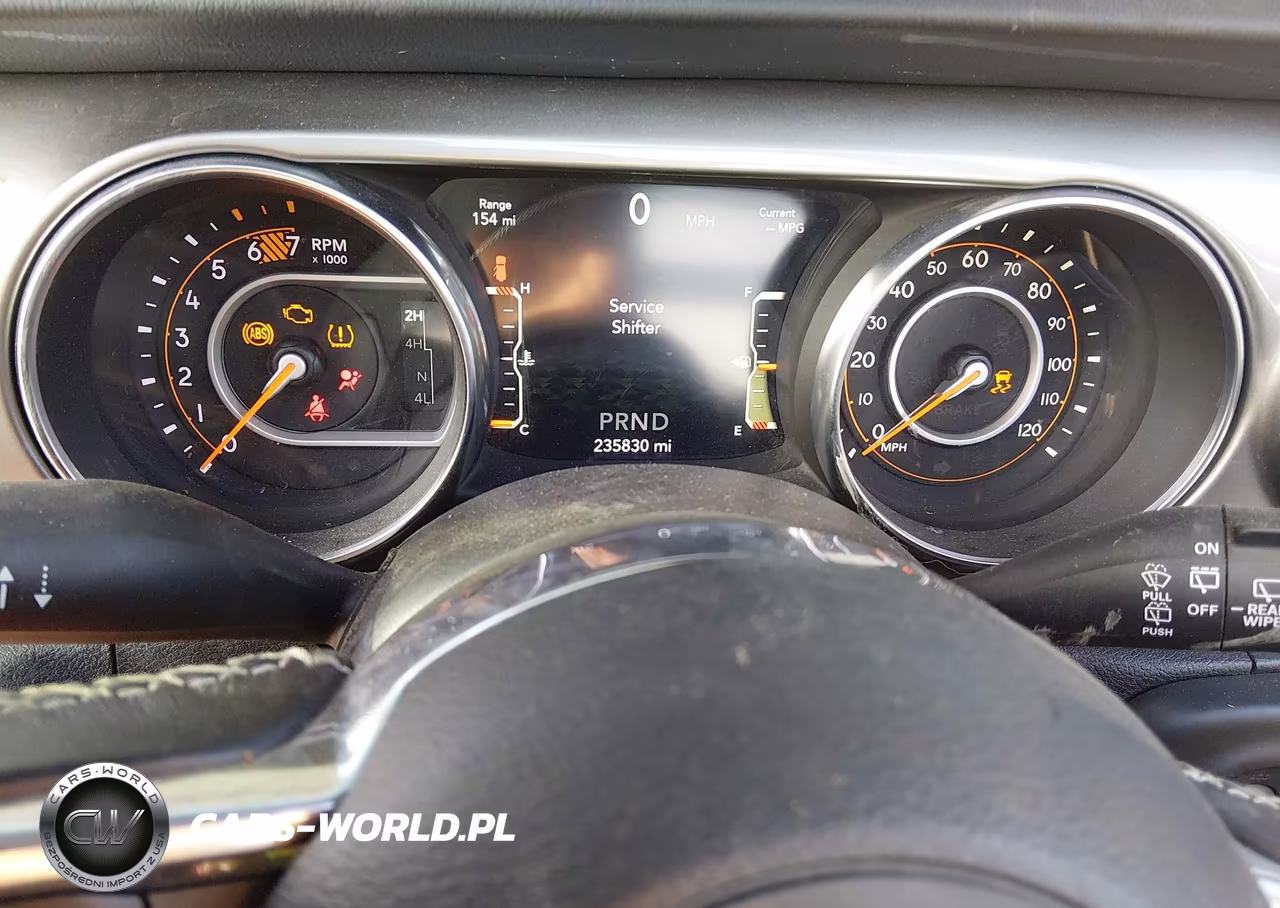 2020 Jeep Wrangler Unlimited Sahara 4X4 VIN:1C4HJXEN6LW181586 - 7