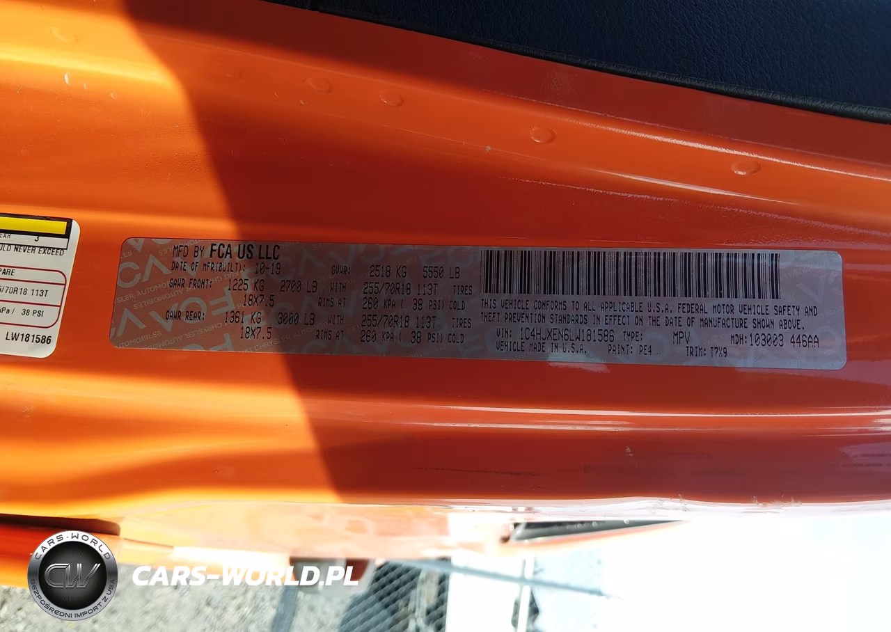 2020 Jeep Wrangler Unlimited Sahara 4X4 VIN:1C4HJXEN6LW181586 - 9