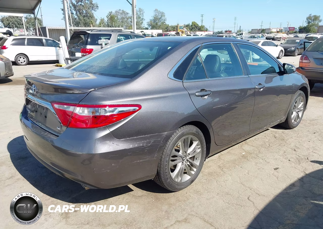 2017 Toyota Camry Se VIN:4T1BF1FK3HU697833 - 4