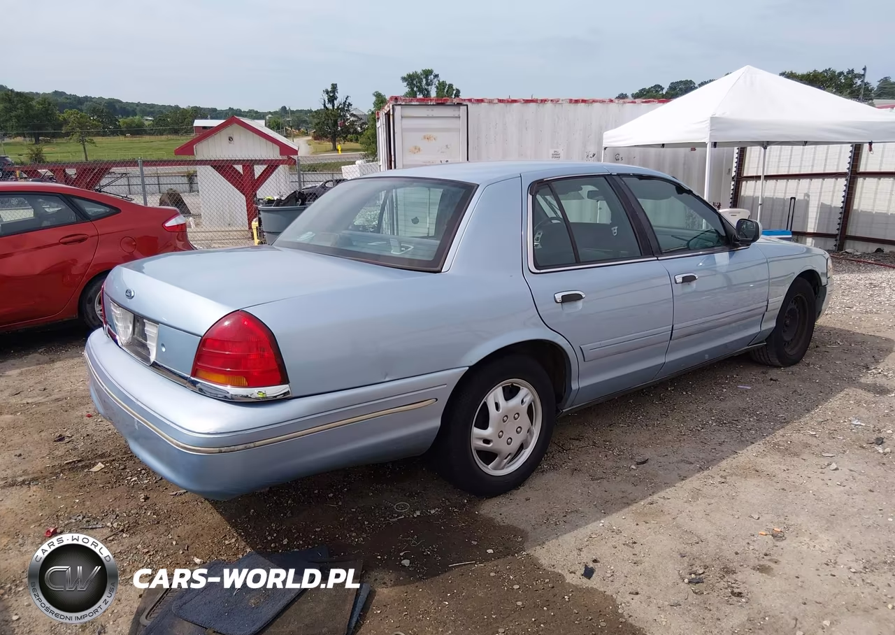 2000 Ford Crown Victoria VIN:2FAFP73W4YX177720 - 4