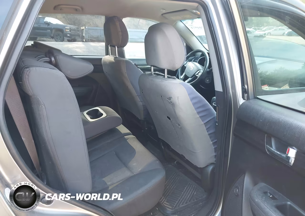 2012 Kia Sorento Lx VIN:5XYKTCA69CG197902 - 8