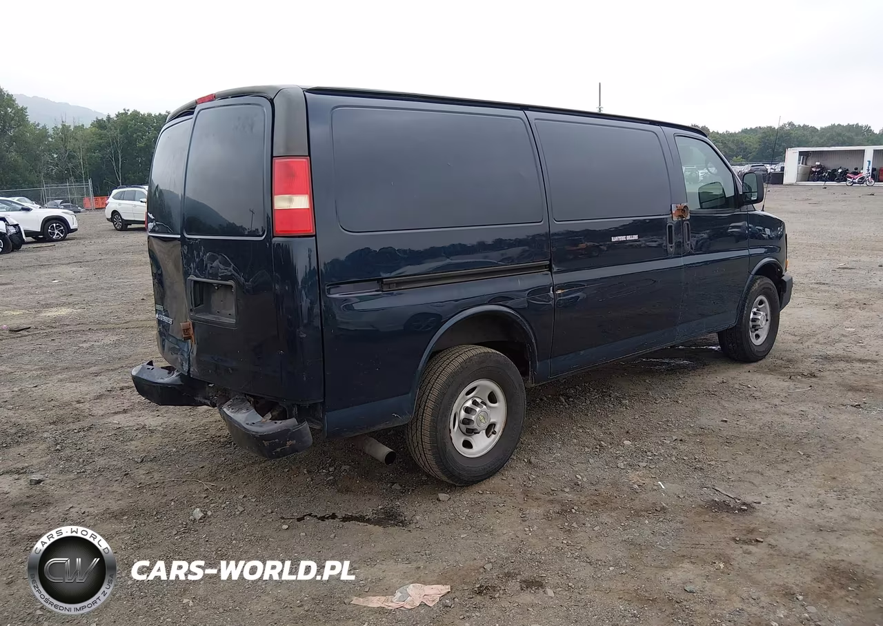 2011 Chevrolet Express 2500 Work Van VIN:1GCWGFCA7B1155073 - 4