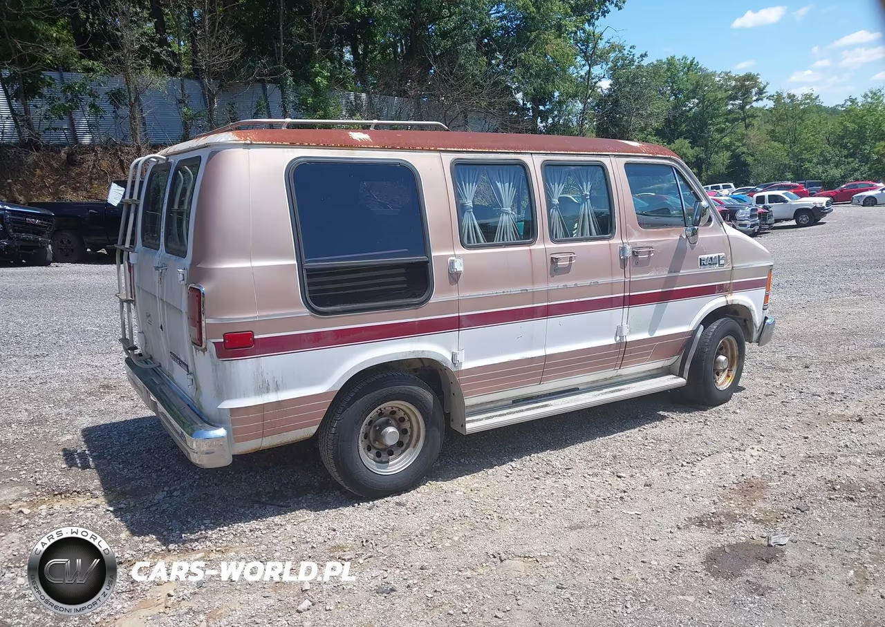 1989 Dodge Ram Van B150 VIN:2B6GB11YXKK325621 - 4