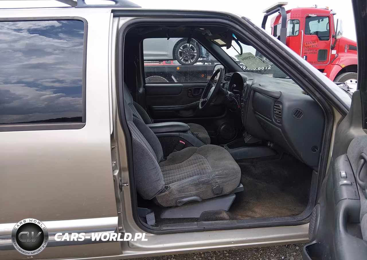 2001 Chevrolet Blazer Ls VIN:1GNCS13W51K253891 - 5