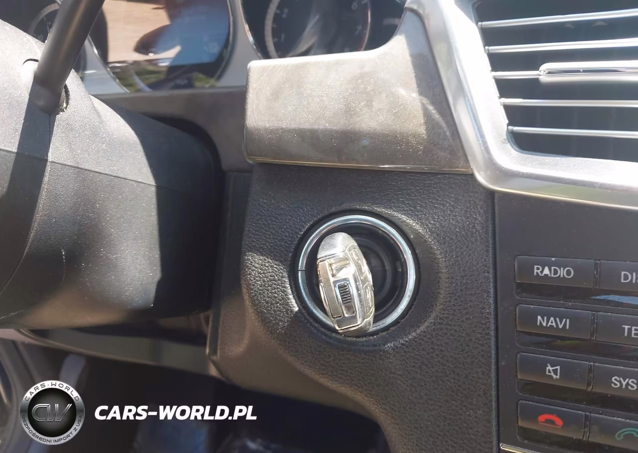 2010 Mercedes-Benz E 350 VIN:WDDHF5GBXAA133677 - 11