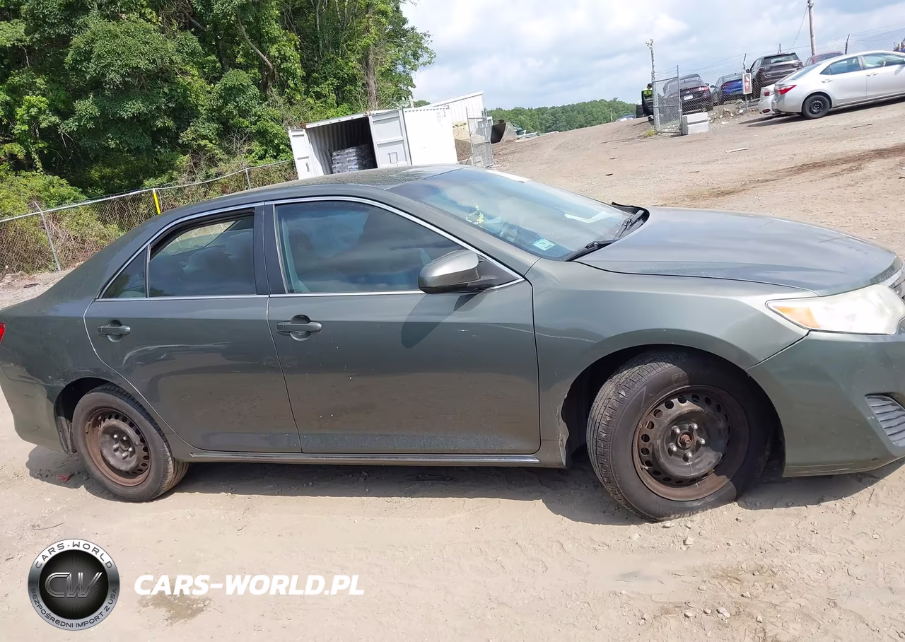 2014 Toyota Camry Le VIN:4T4BF1FK8ER353108 - 13