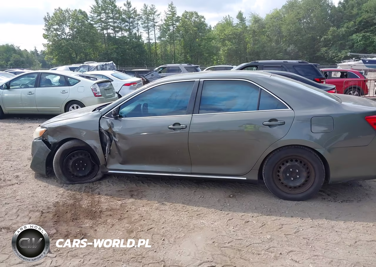 2014 Toyota Camry Le VIN:4T4BF1FK8ER353108 - 14