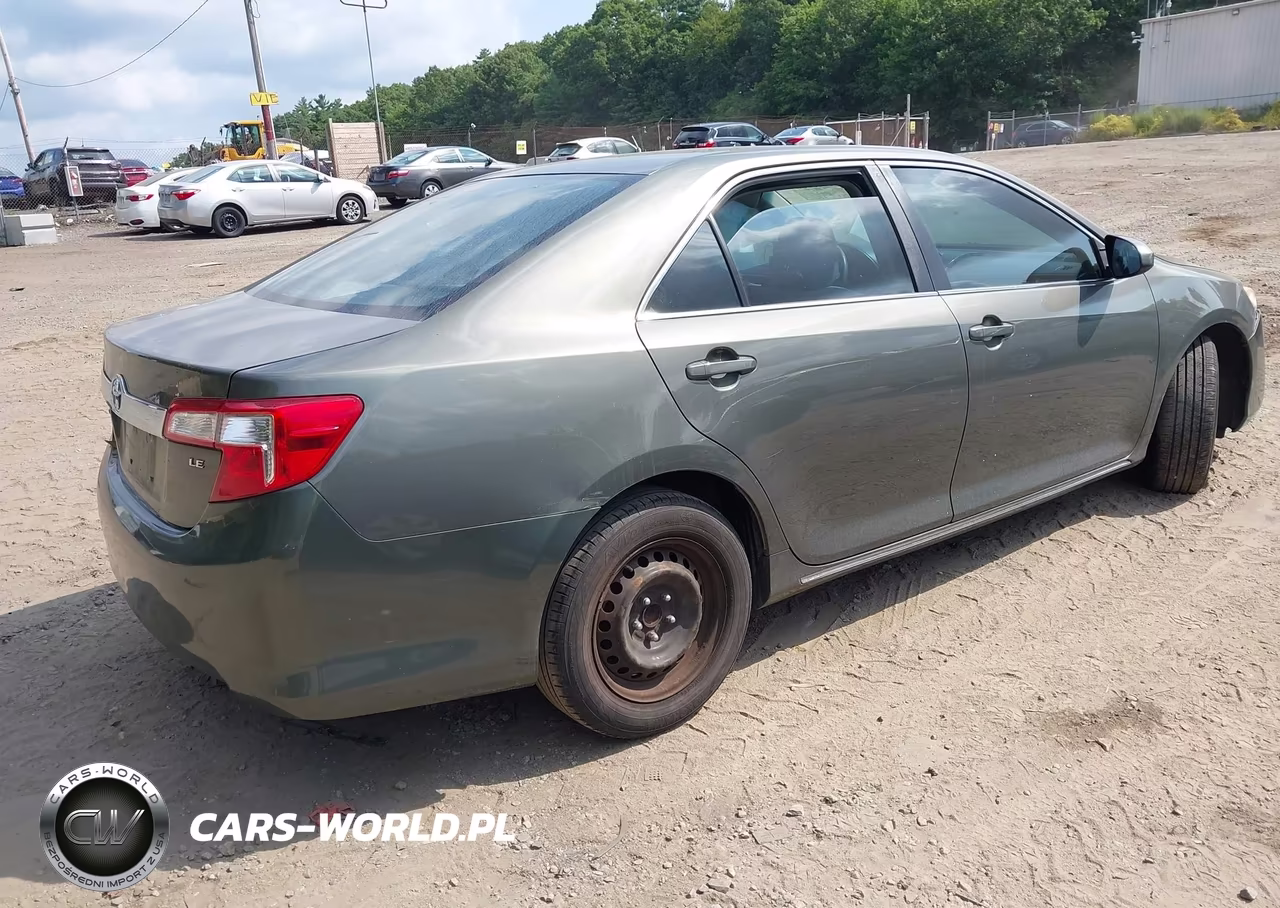 2014 Toyota Camry Le VIN:4T4BF1FK8ER353108 - 4