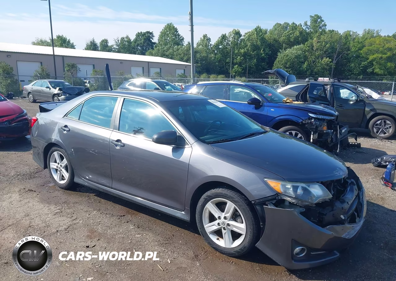 2014 Toyota Camry Se – zdjęcie 1 z 16