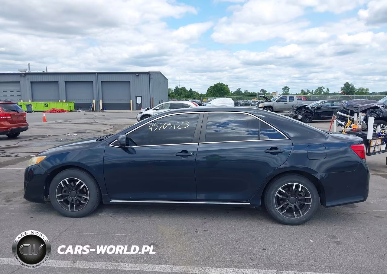 2014 Toyota Camry Le VIN:4T1BF1FK3EU413547 - 14