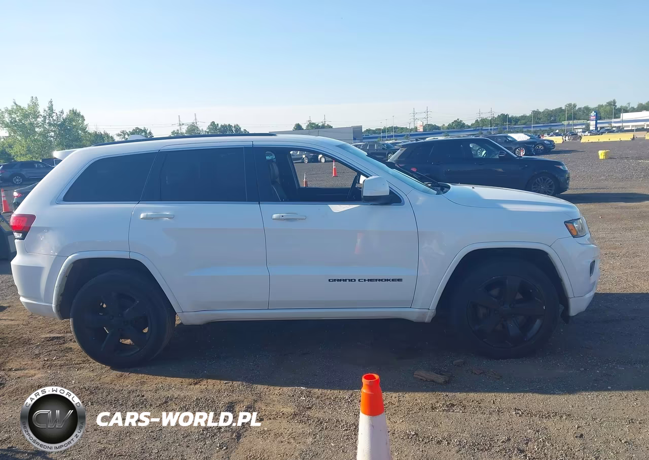 2015 Jeep Grand Cherokee Altitude VIN:1C4RJFAG8FC941318 - 13