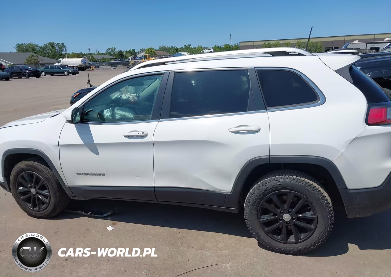 2019 Jeep Cherokee Latitude Plus 4X4 VIN:1C4PJMLB8KD234236 - 14