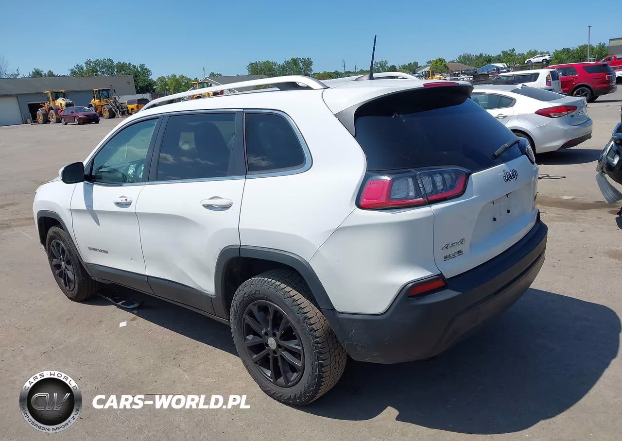 2019 Jeep Cherokee Latitude Plus 4X4 VIN:1C4PJMLB8KD234236 - 3